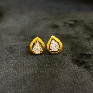 Pearl Teardrop Stud Earings